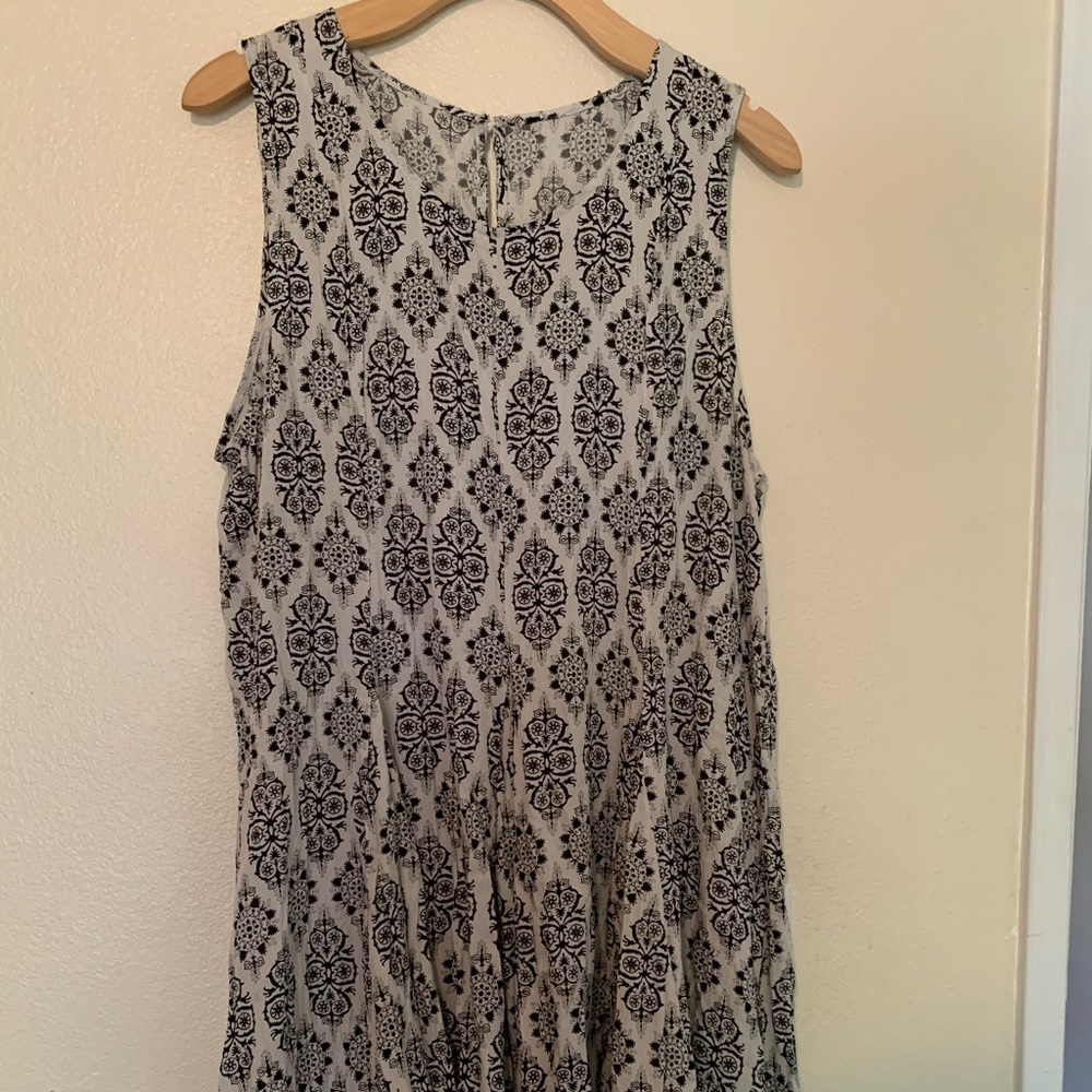 Long flowey tank top